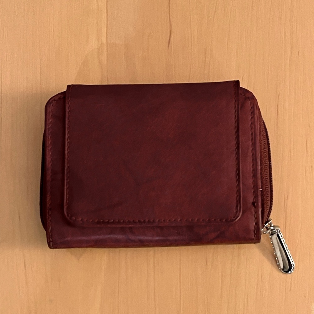 NWOT - NINE WEST BILLFOLD